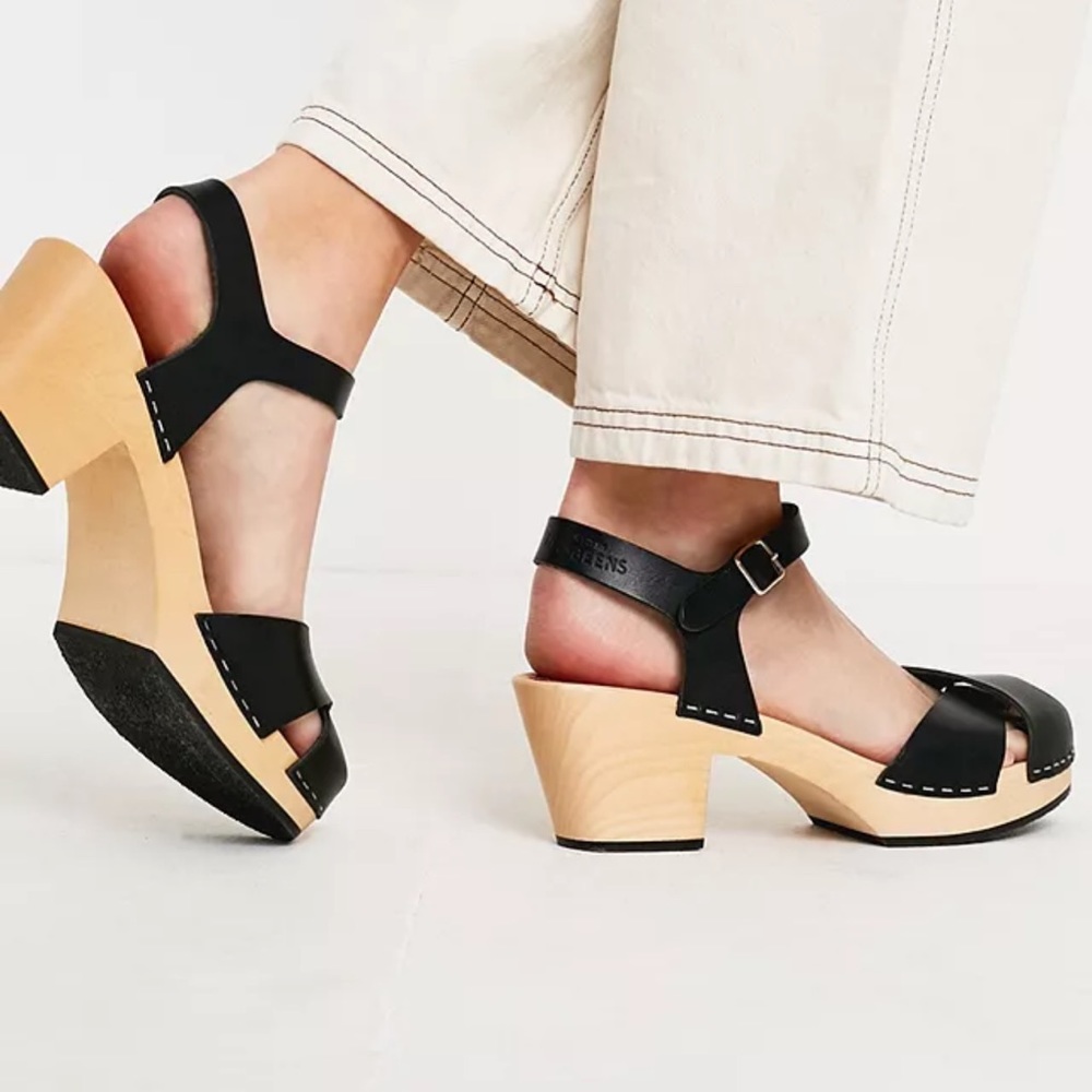 Swedish Hasbeens Black and Tan Sandals